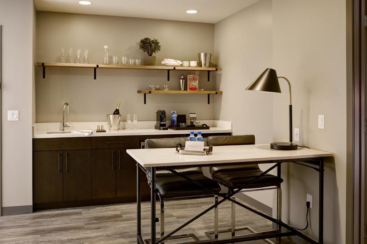 Archer Hotel Boston/Бърлингтън Екстериор снимка